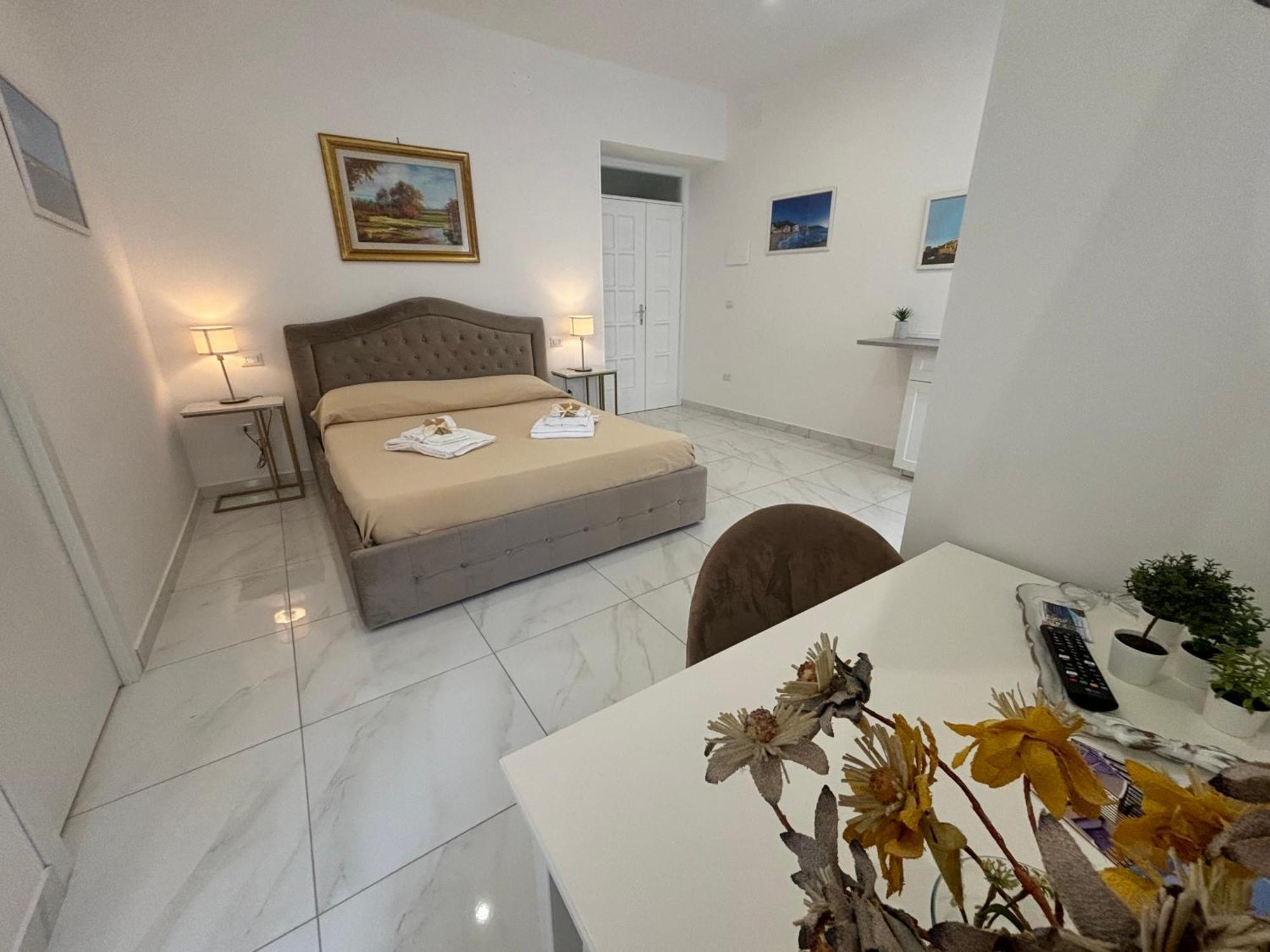 Tina'S Room Santa Maria di Castellabate Exterior photo